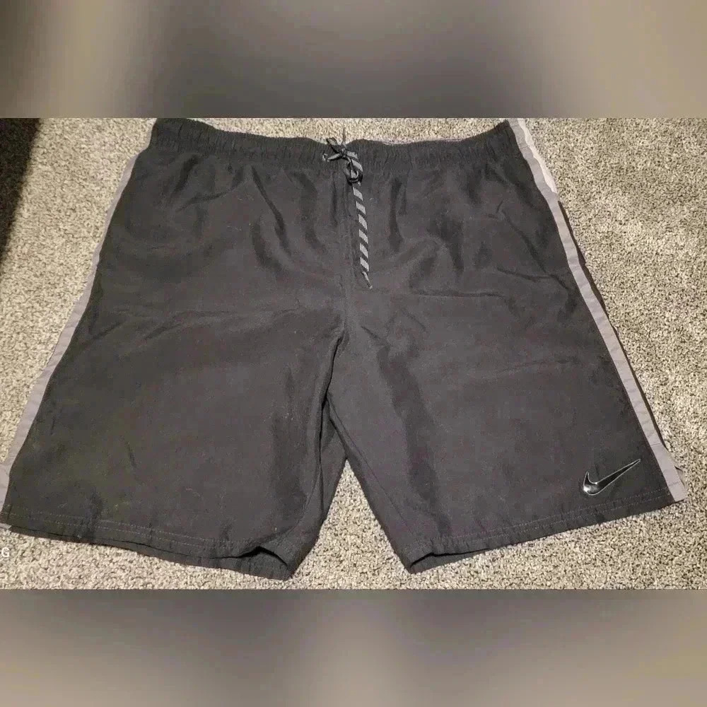 Men’s Nike Diverge Side Stripe Colorblocked Black Volley Swim Trunks Medium - Picture 3 of 8